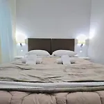 Bed & Breakfast Aurelia Garden 4*