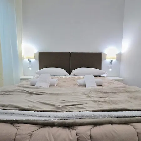Bed & Breakfast Aurelia Garden 4*