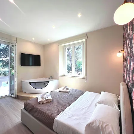 Aurelia Garden Rom